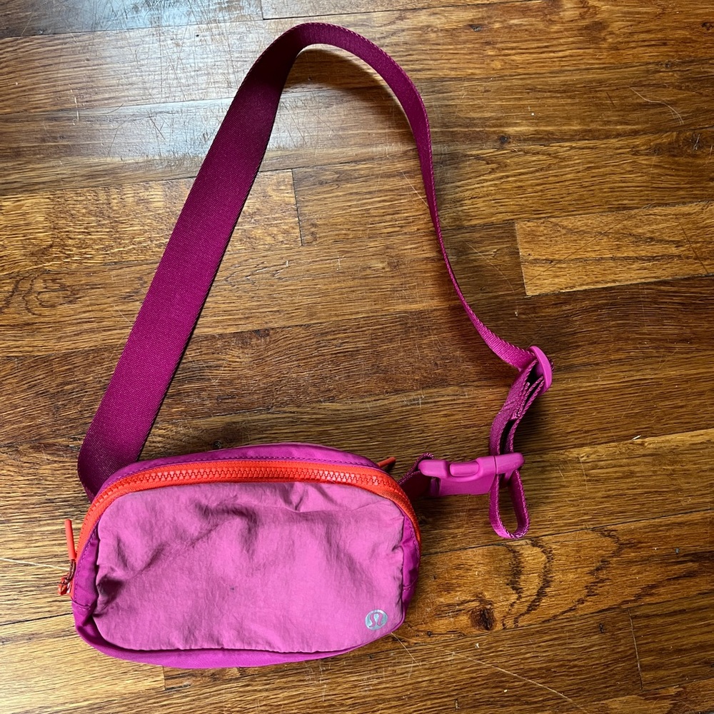 Lululemon Everywhere Belt Bag 1L
